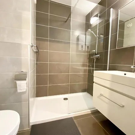 Apartment In Nieuwpoort Near Sandy Beaches, Cleaning Included Lägenhet *