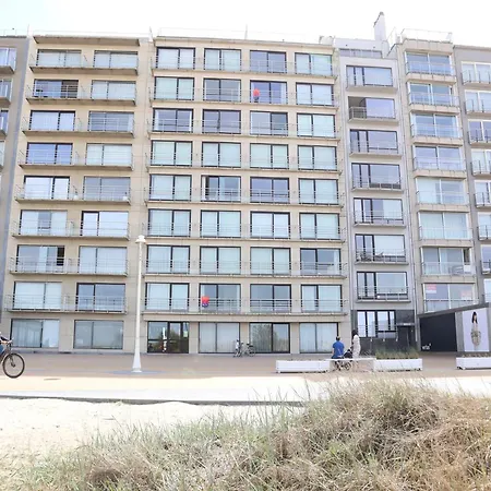 Apartment In Nieuwpoort Near Sandy Beaches, Cleaning Included