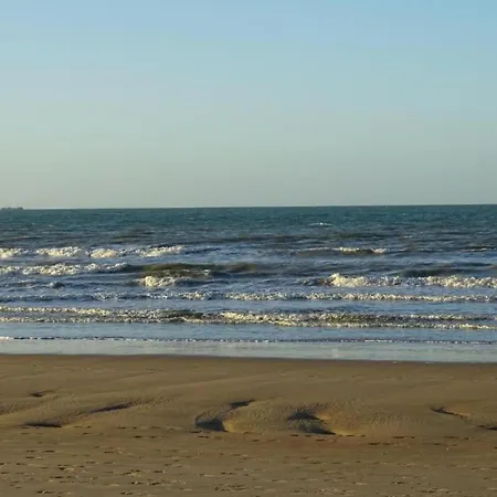 Apartment In Nieuwpoort Near Sandy Beaches, Cleaning Included *