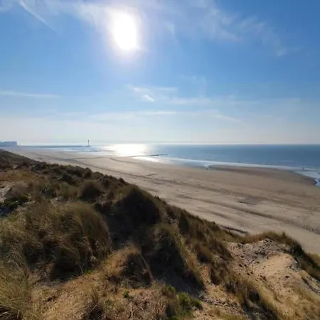 Apartment In Nieuwpoort Near Sandy Beaches, Cleaning Included 니우포르트